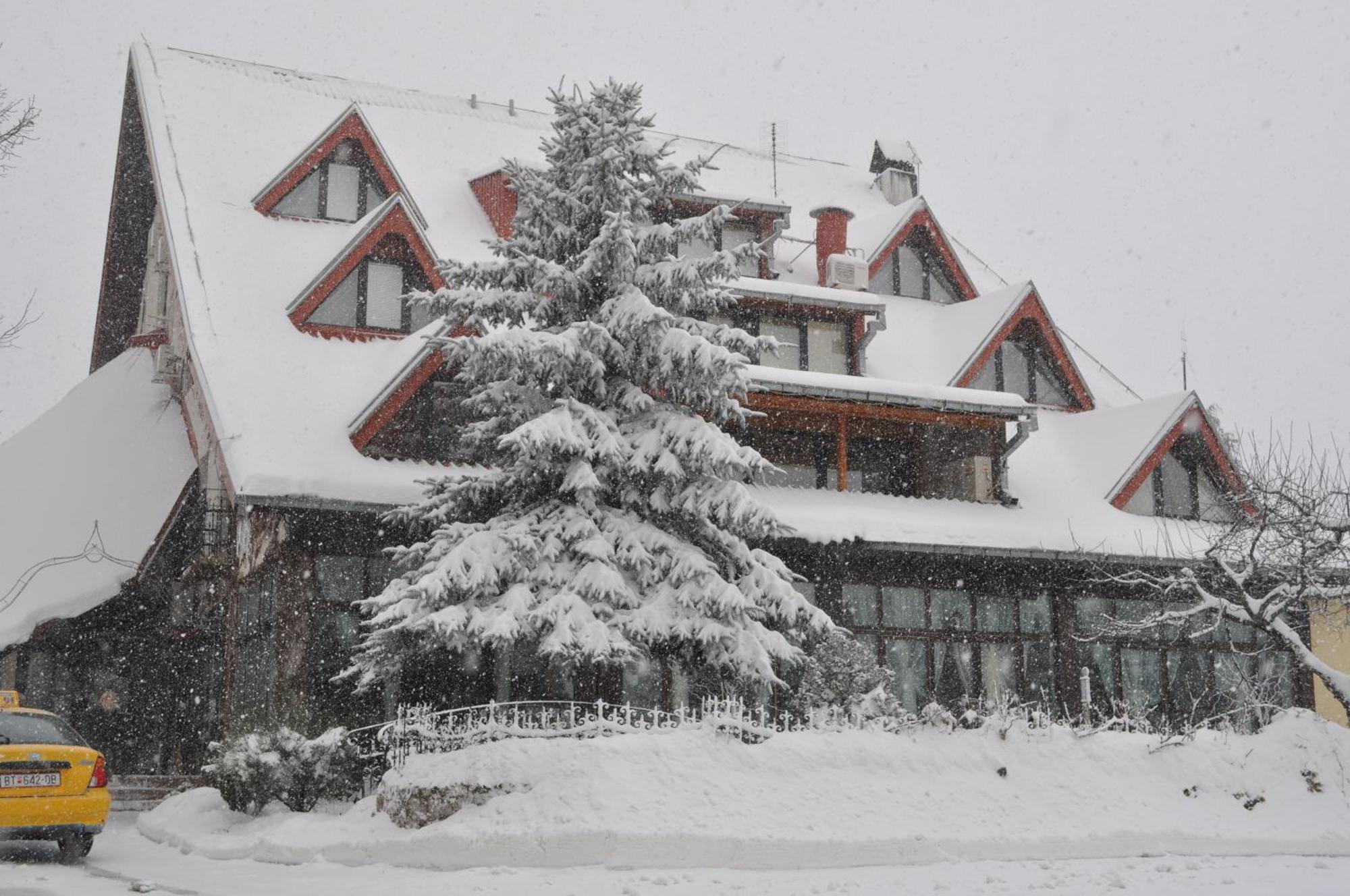 Hotel Sumski Feneri Bitola Eksteriør bilde